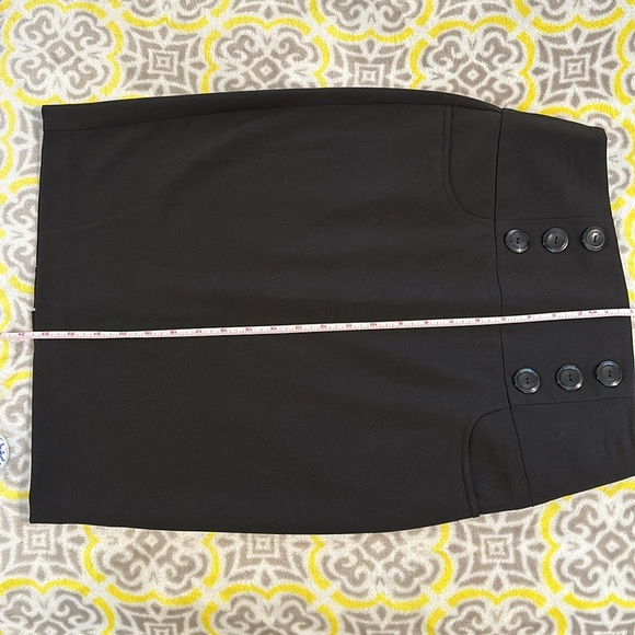 BCX black pencil skirt with button details and zipper - size 5 - Picture 9 of 11